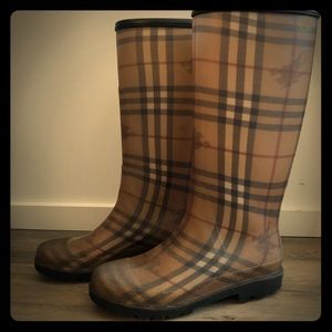 Women’s Burberry rain boots